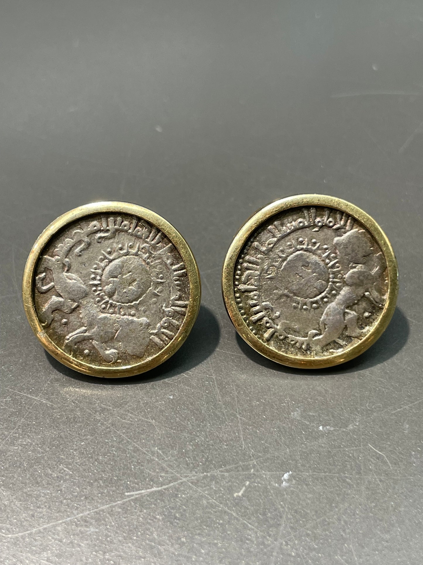 Vintage 18K Yellow Gold Bezel Ancient Roman Coin Earring