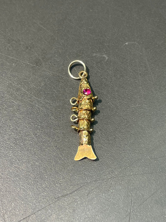 复古 18K 金铰接式鱼形吊坠