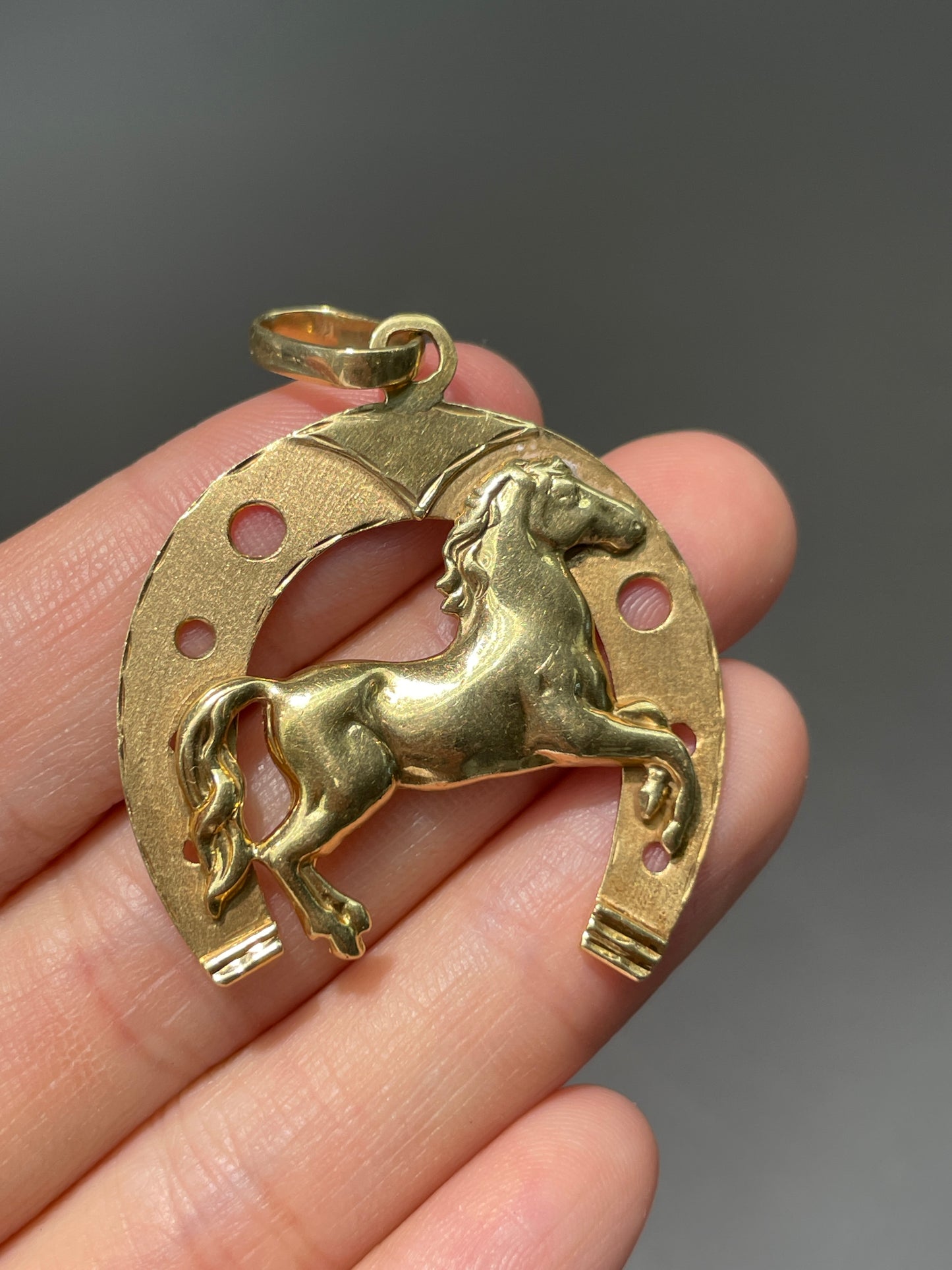 Vintage 14K Gold Large Horse Shoe Pendant