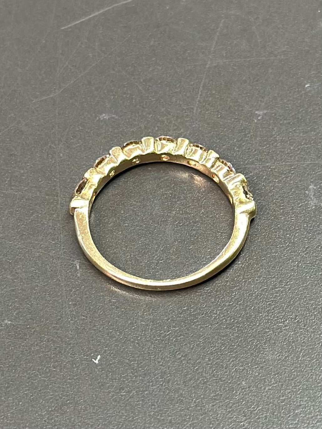 14K Gold Seven Diamond Band Ring SZ 4.5