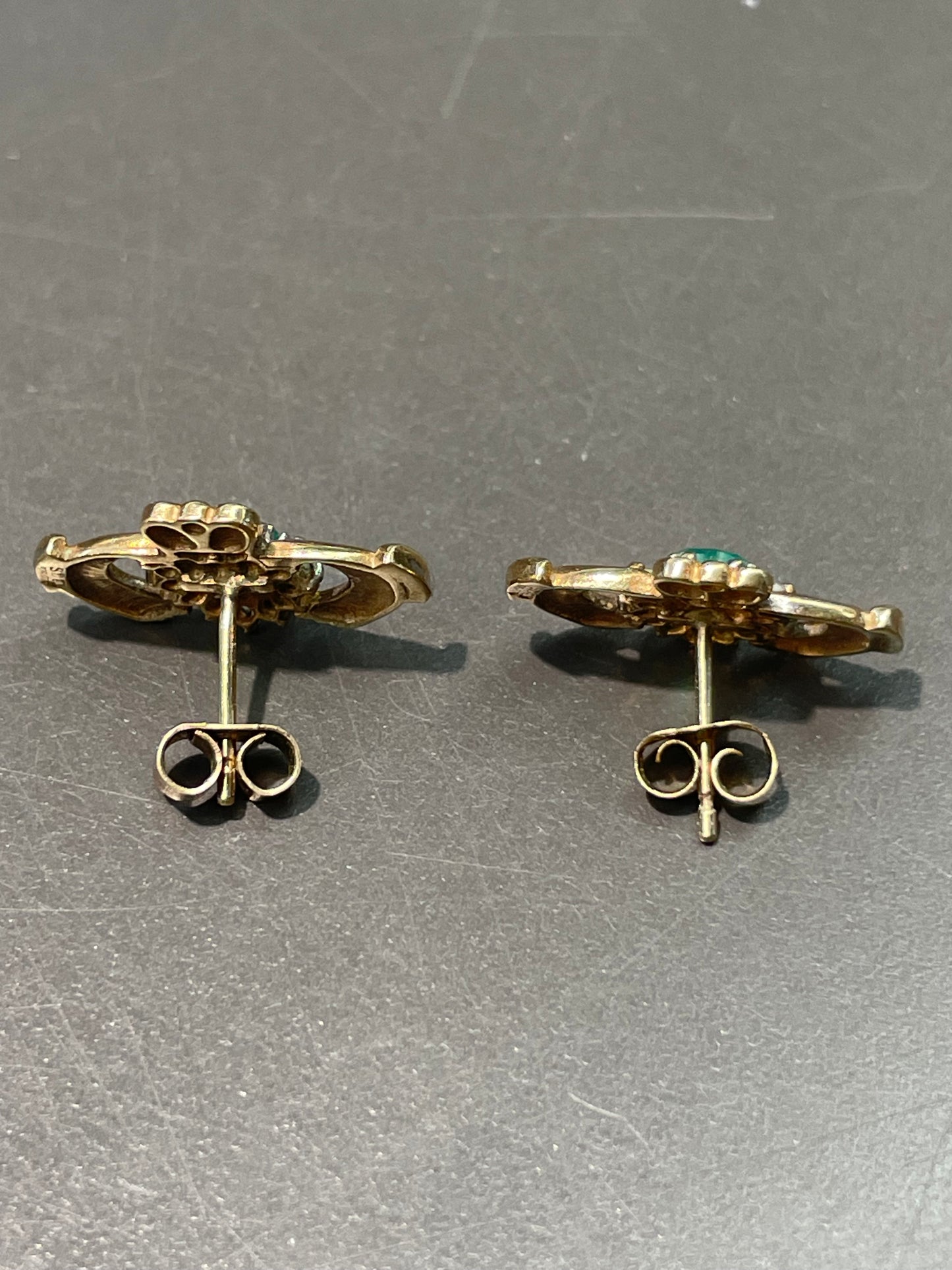 Vintage 14K Gold Chrysoprase Diamond Halo Claddaugh Earring