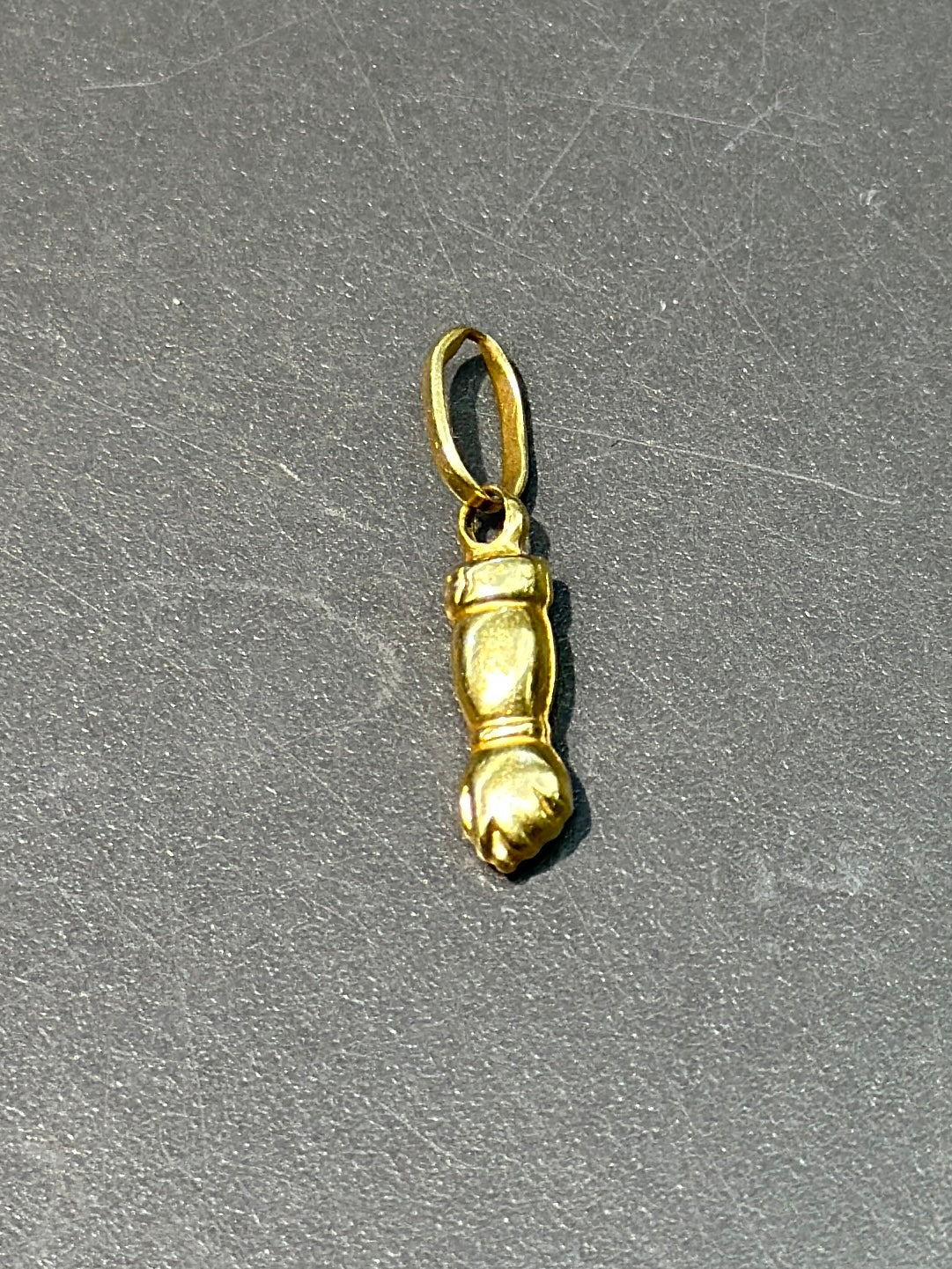 Vintage 18K Gold Mini Figa Arm Charm