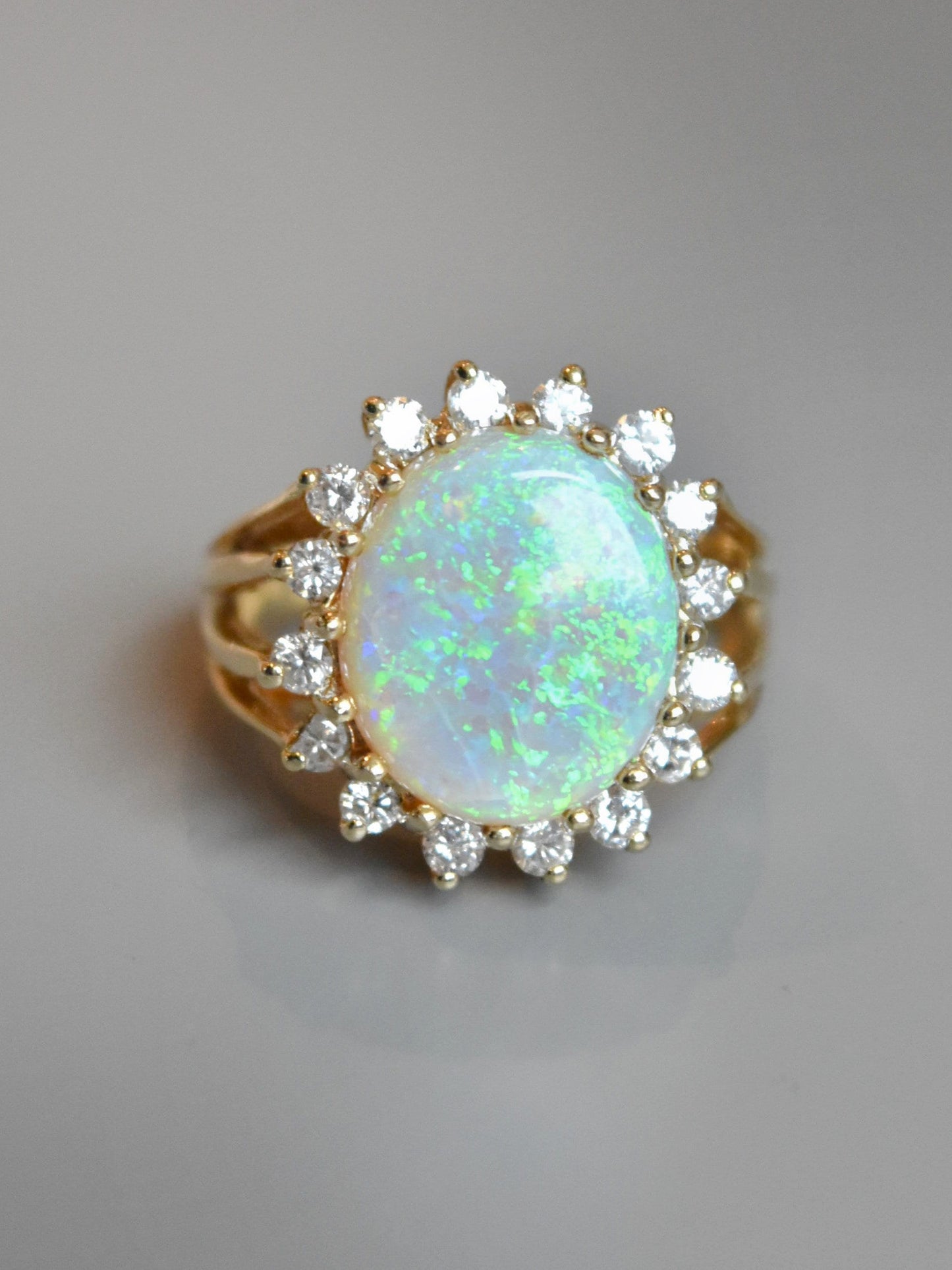 Vintage 14K Gold Opal Diamond Halo Ring SZ 7