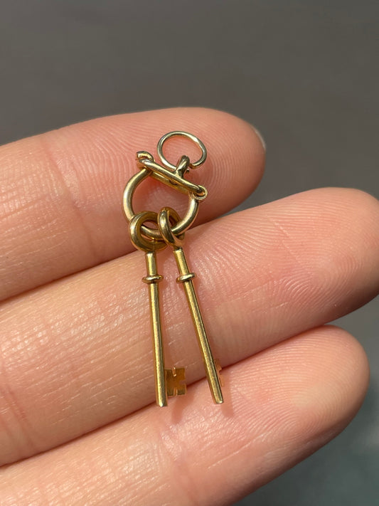 复古 18K 金钥匙吊坠
