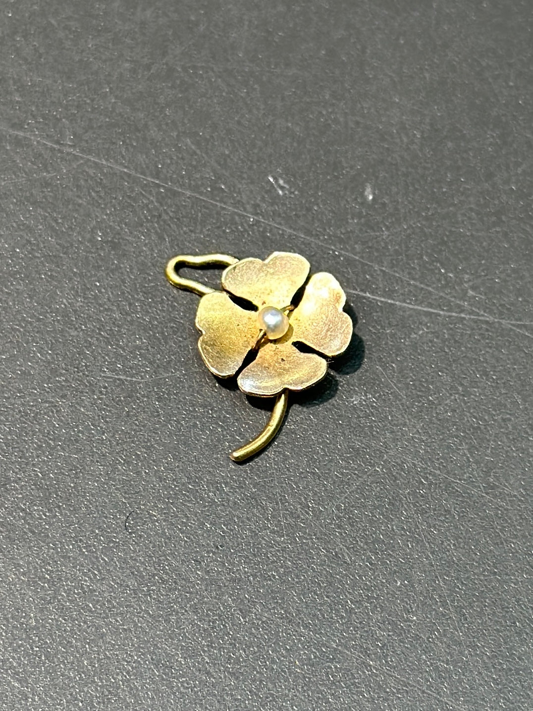 Vintage 14K Gold Pearl Clover Charm