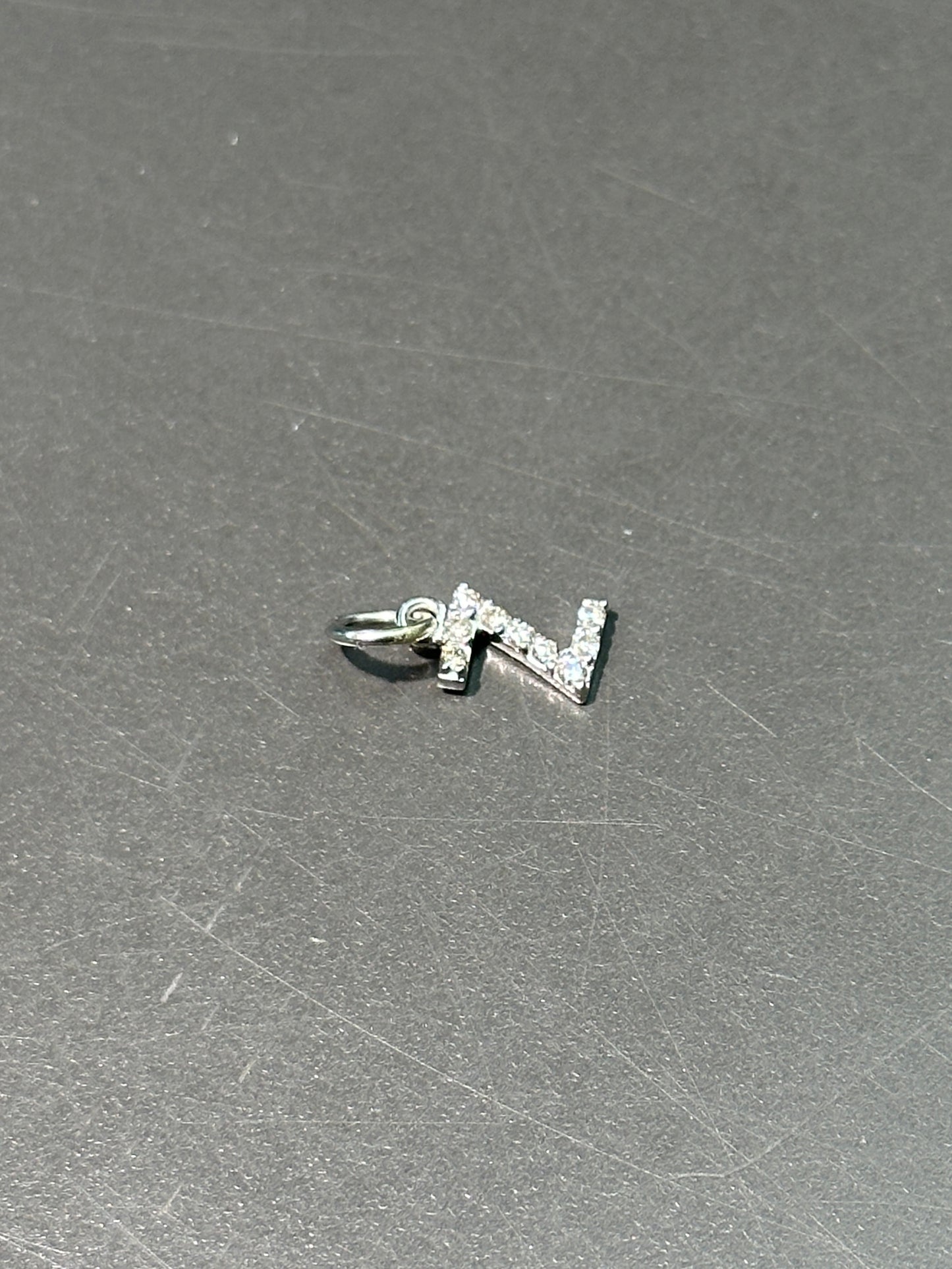 14K 白金 Z 字母钻石吊坠