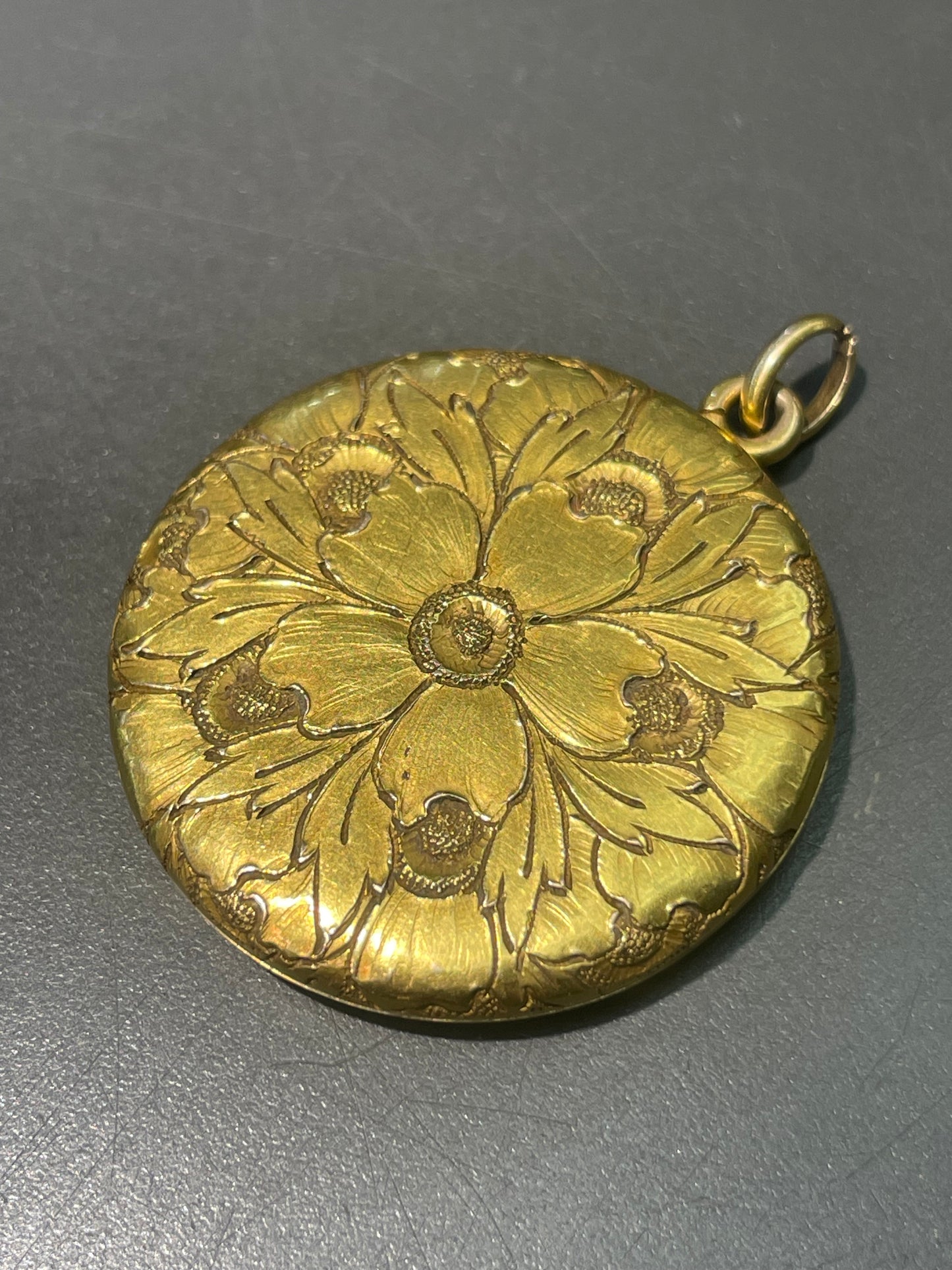 Art Nouveau 14K Yellow Gold Flower Locket Pendant