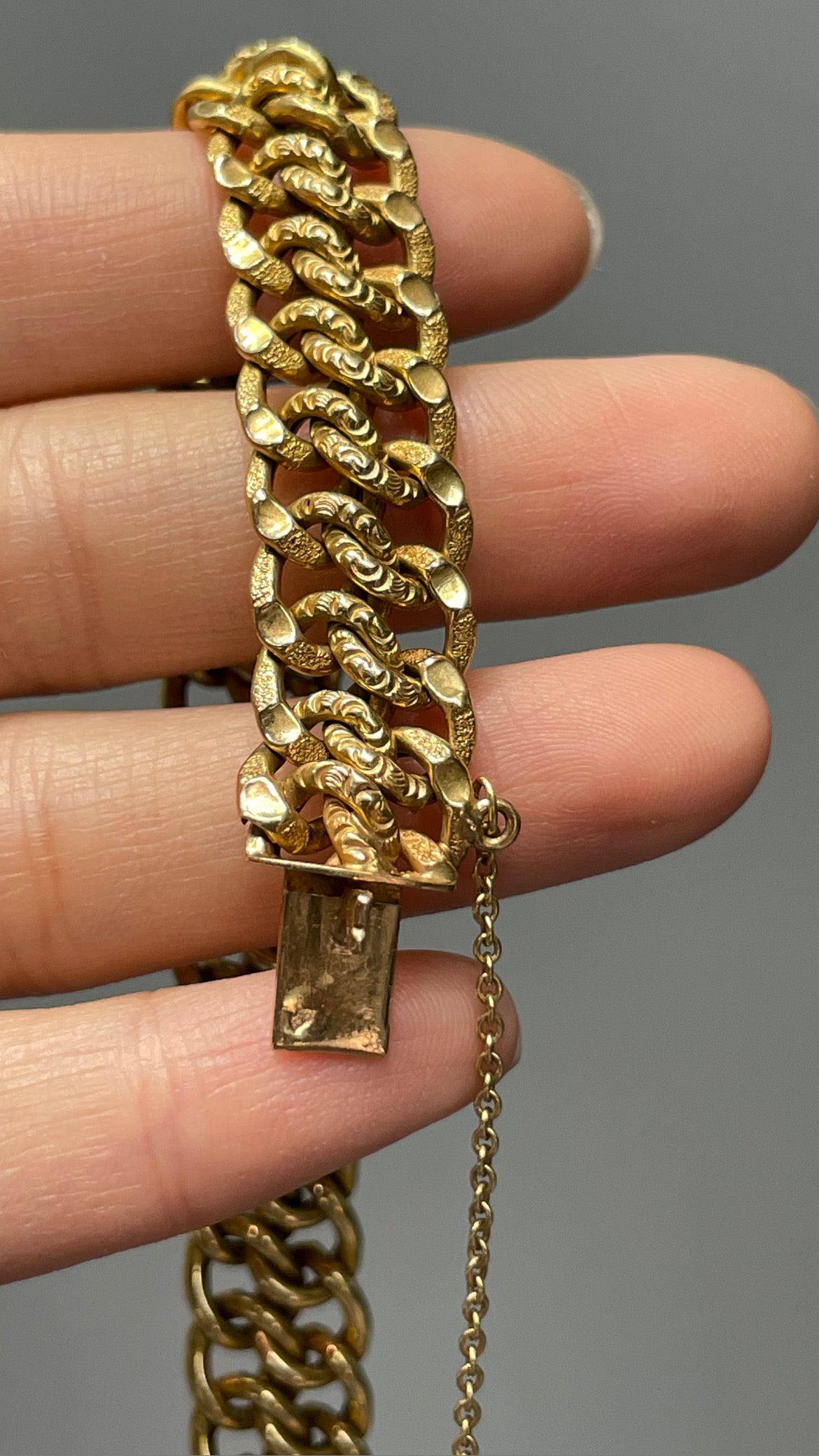 Antique French 18K Yellow Gold Repoussé Chain Bracelet