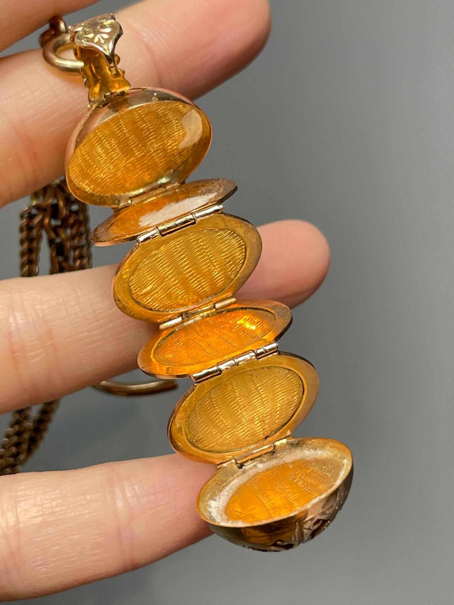 Vintage 14K Yellow Gold Pendant Motif Orb Locket Pendant