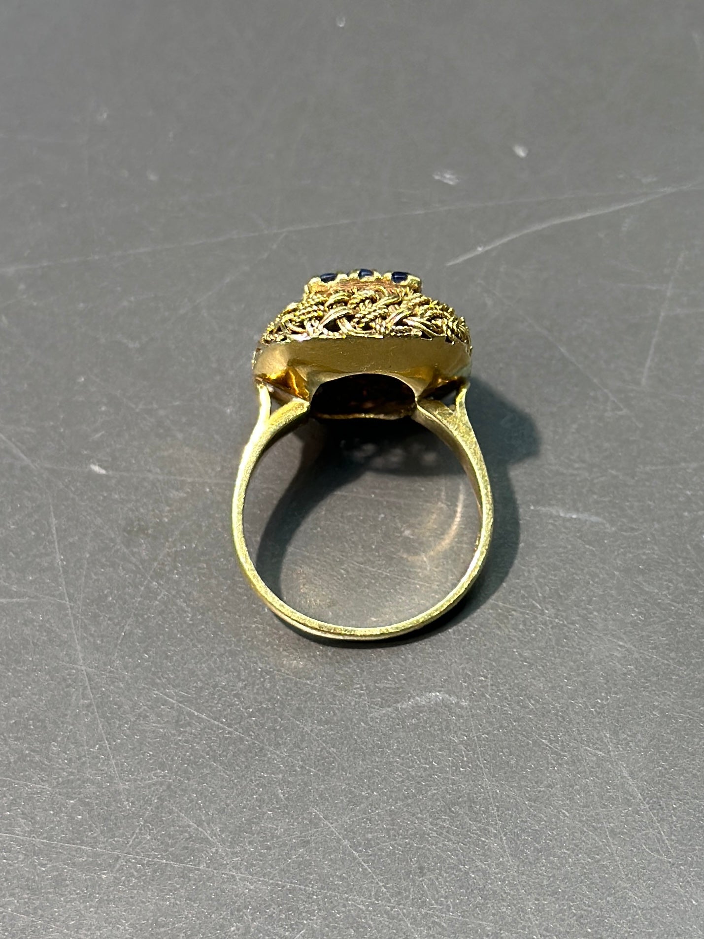 Bague tissée vintage en or 18 carats et saphir