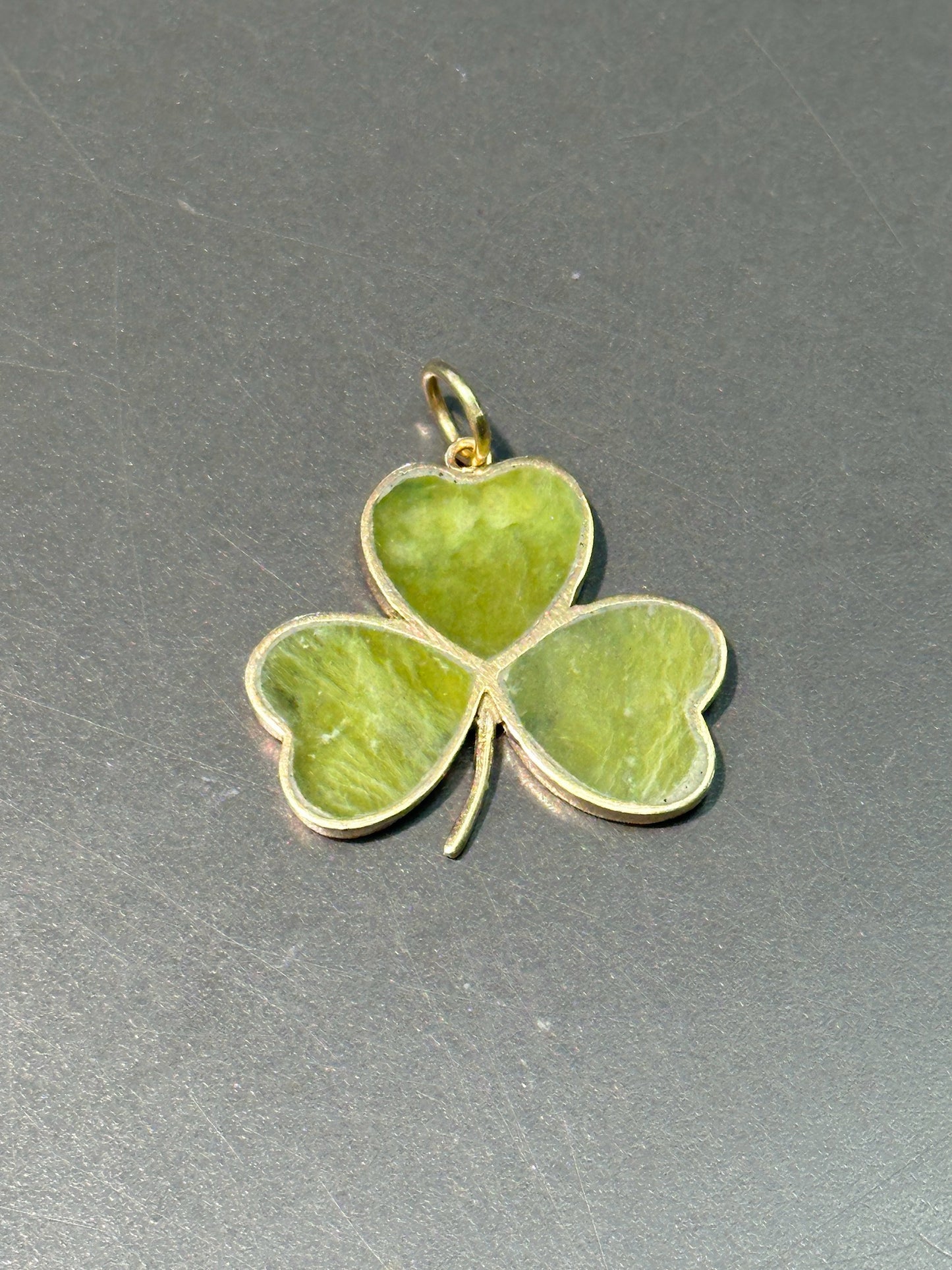 Vintage 9K Gold Aventurine Jade Three Leaf Clover Charm Pendant