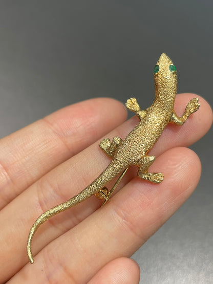 Vintage 18K Gold Emerald Lizard Brooch