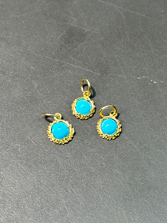 Vintage 18K Gold Turquoise Cabochon Charm