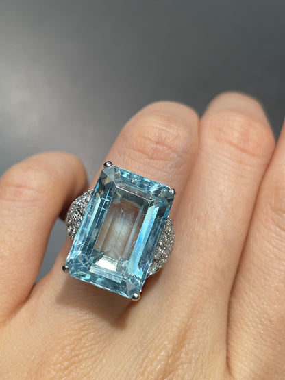 Vintage Platinum Aquamarine Diamond Ring