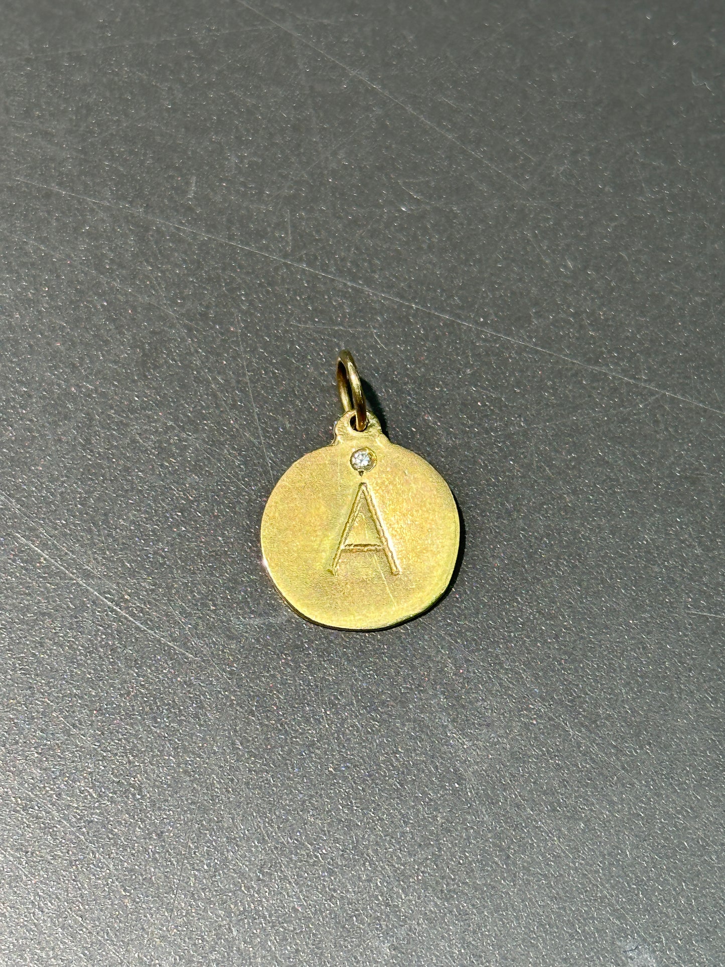 复古 14K 钻石“A”字母吊饰