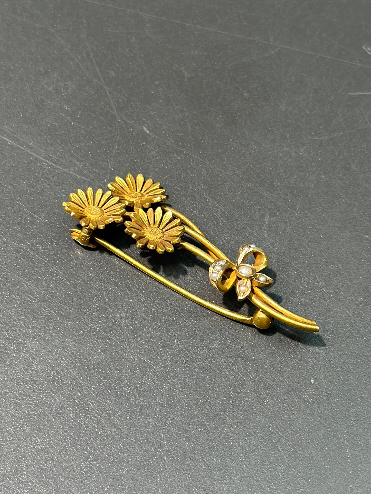 新艺术风格 14K 金雏菊胸针