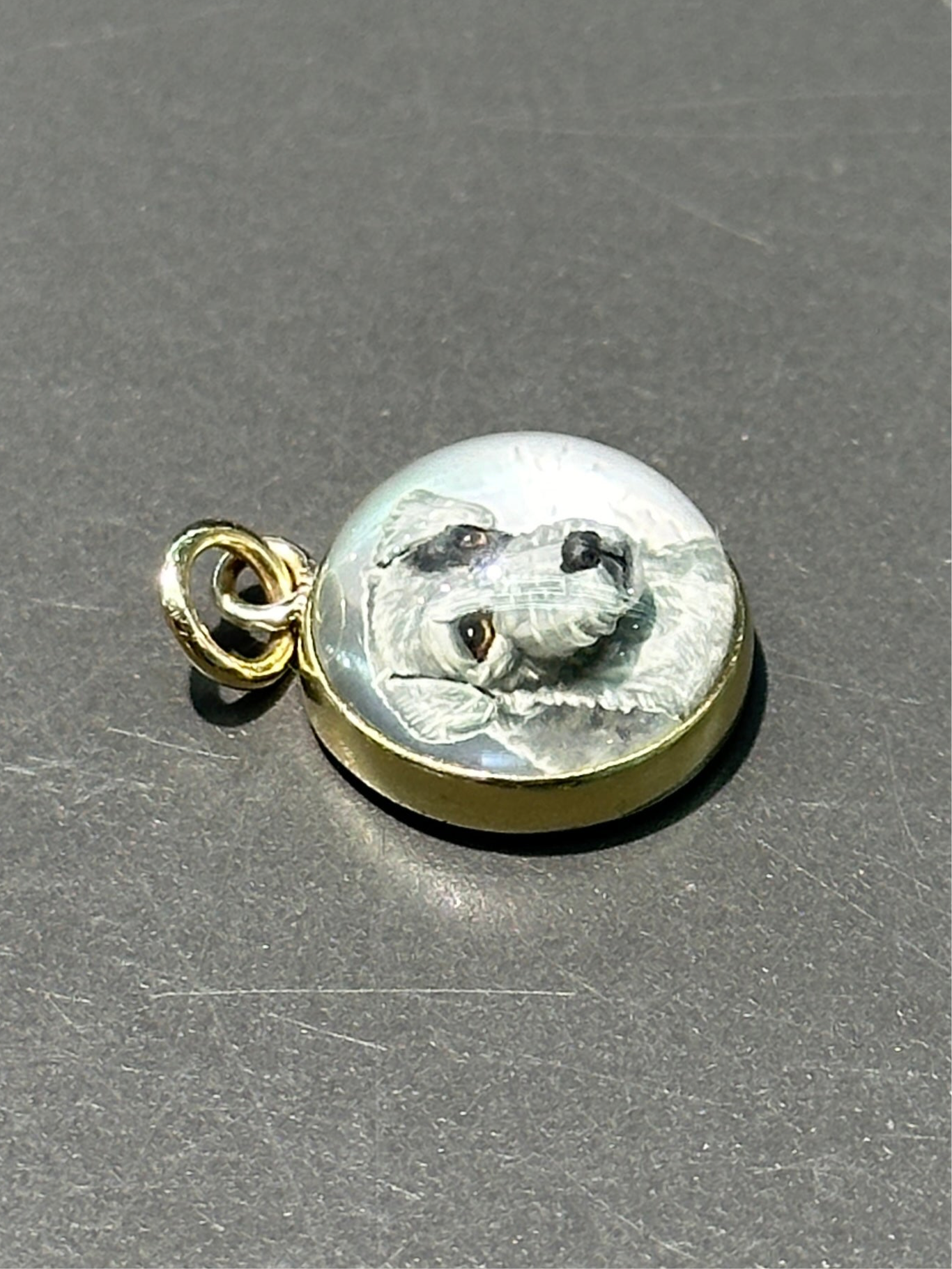 古董 14K 金反向彩绘埃塞克斯水晶梗犬吊坠