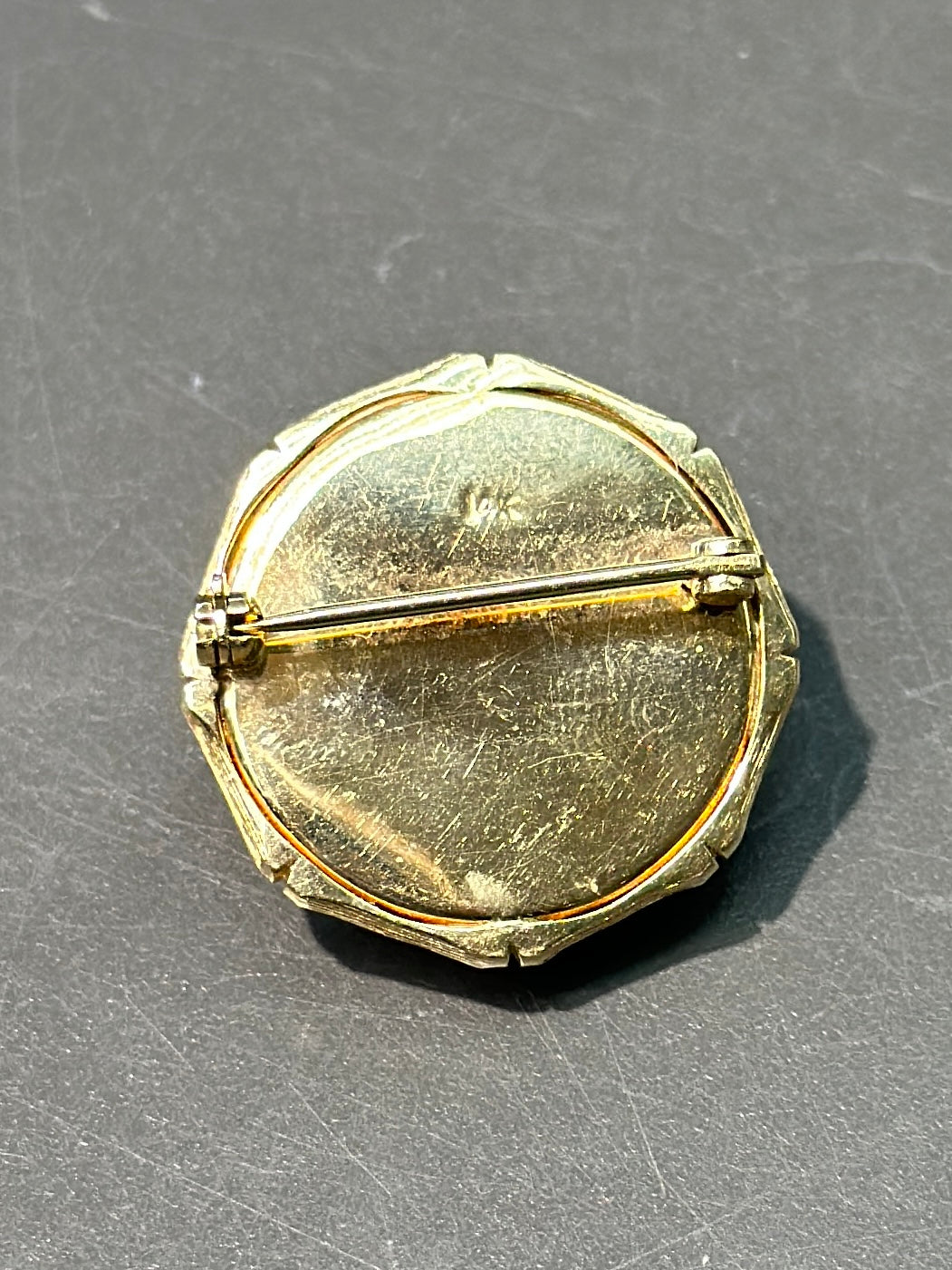 维多利亚 14K 金玫瑰花埃塞克斯水晶胸针
