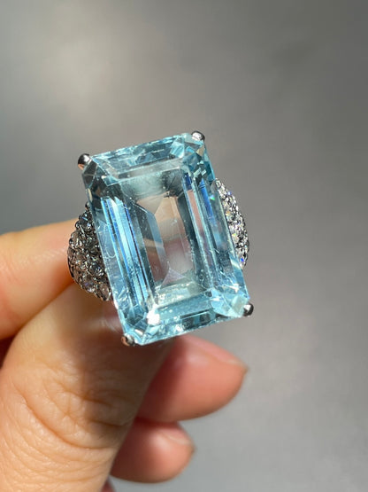 Vintage Platinum Aquamarine Diamond Ring