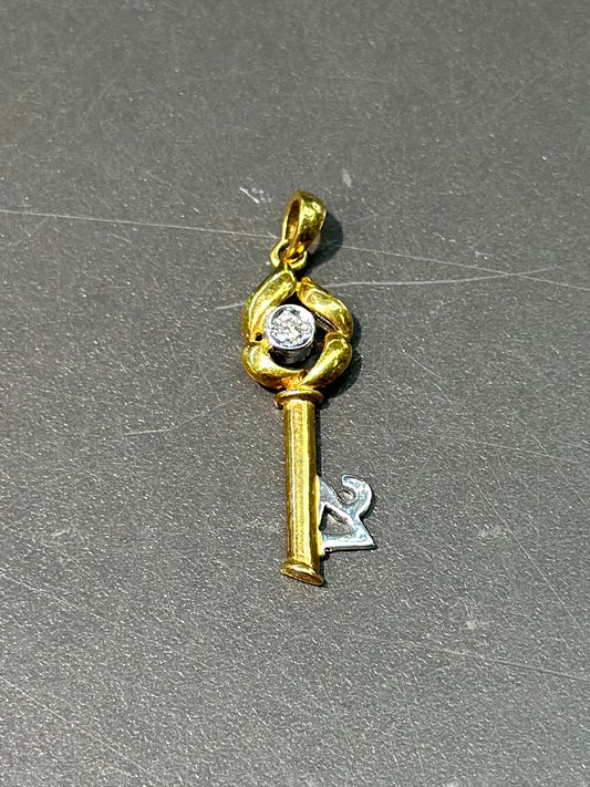 Vintage 18K Gold 21 Diamond Key Charm