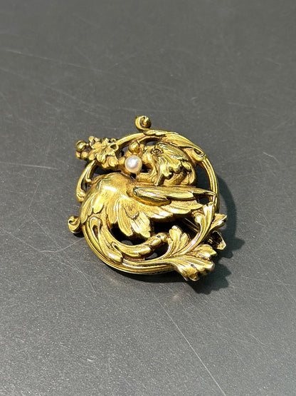 古董 18K 金法国狮鹫和天然珍珠胸针