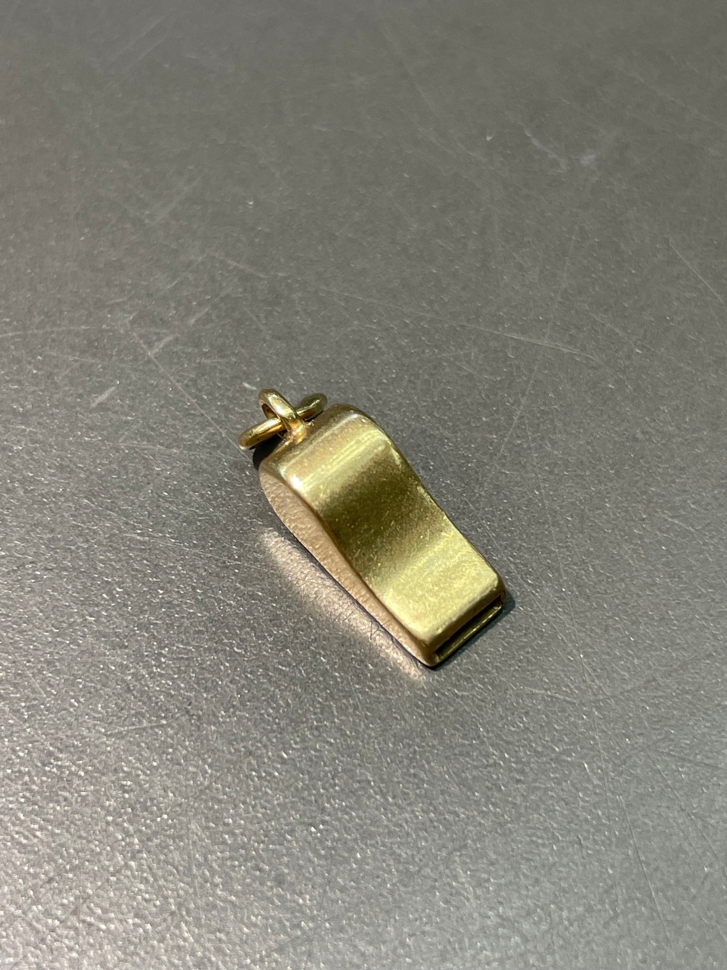 复古 14K 金迷你口哨吊饰