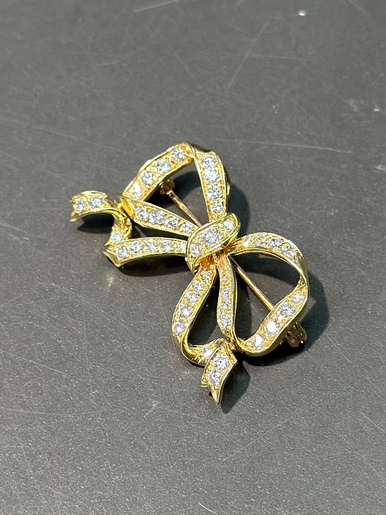 14K Gold Diamond Ribbon Pendant Brooch