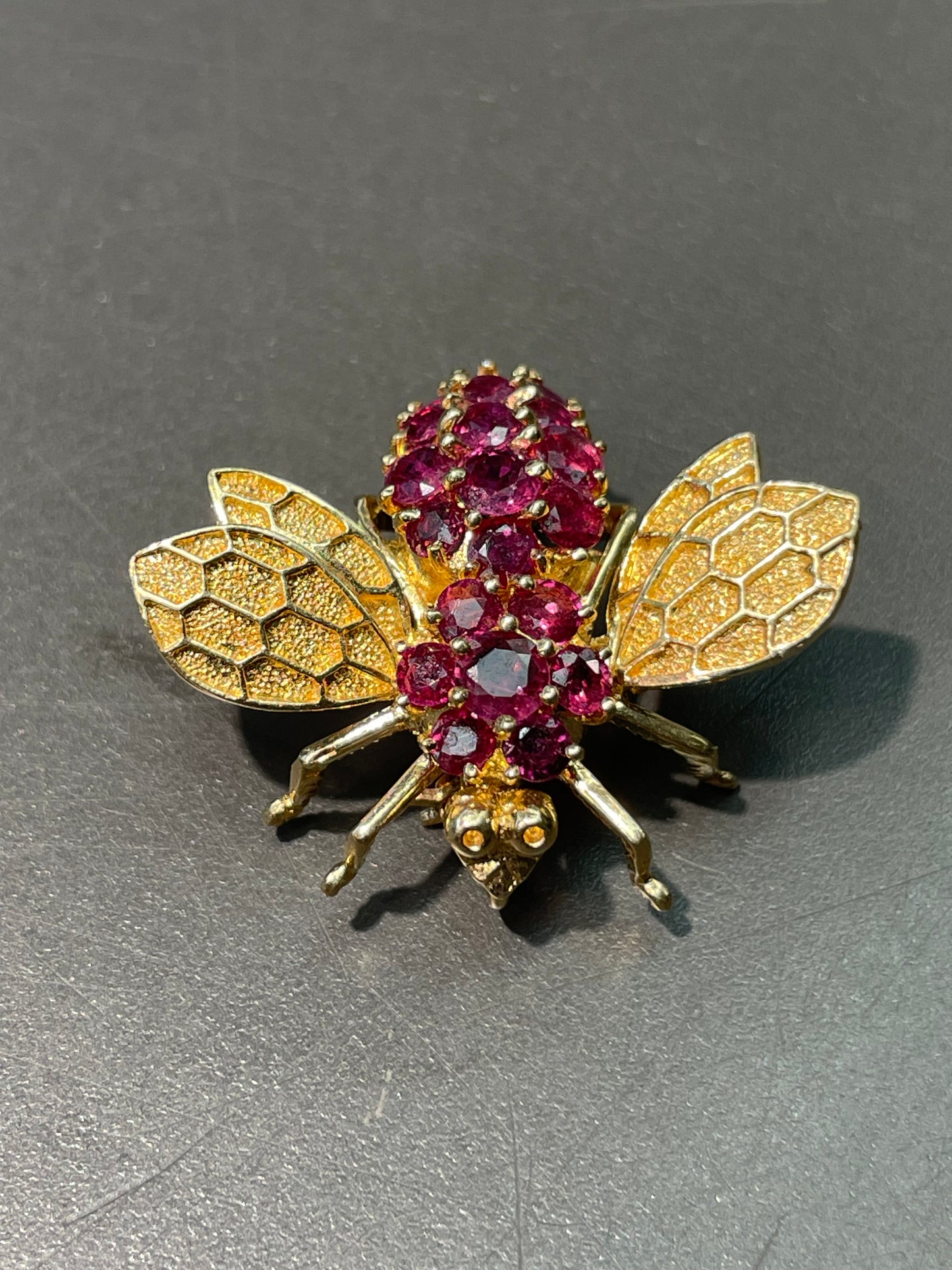 Vintage 14K Yellow Gold Ruby Bee Pendant Brooch