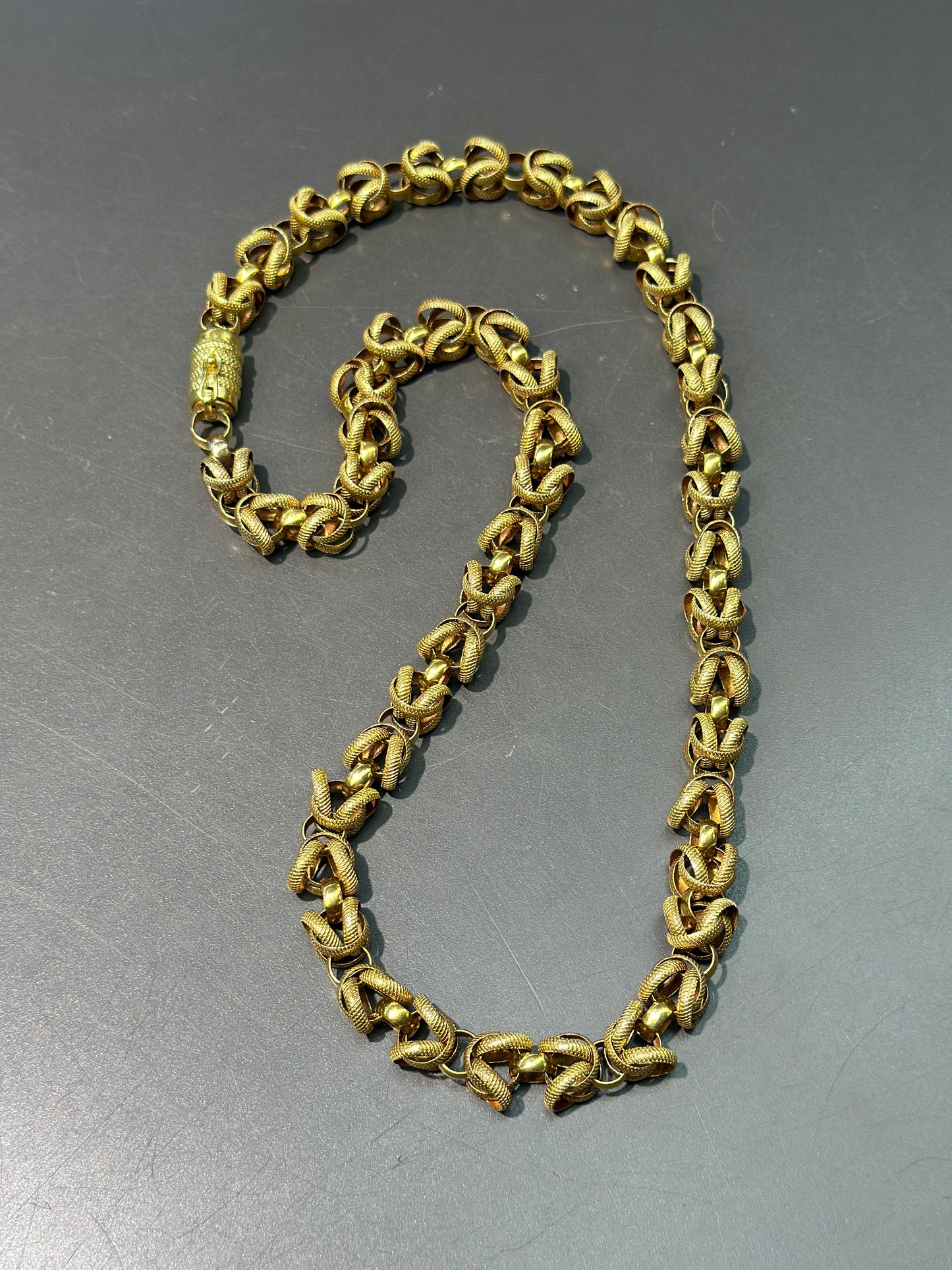 Collier géorgien en or 14 carats 22,0"