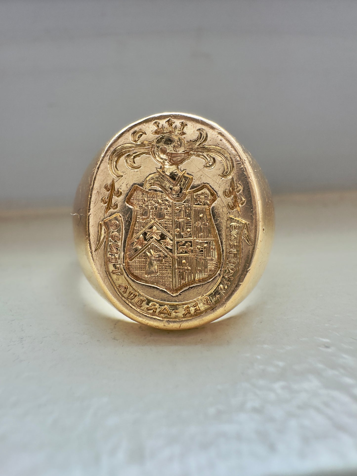 Vintage 14K Gold Knight Shield Intaglio Signet Ring SZ 11