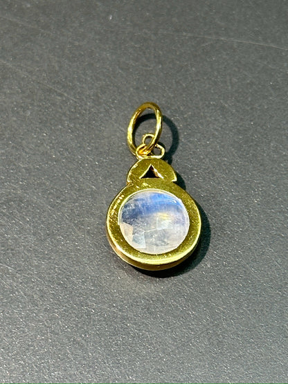 18K 金刻面月光石图案吊饰