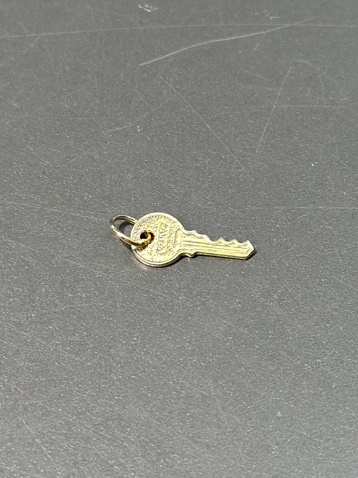 Vintage 14K Gold Apre il Tuo Cuore Key Charm