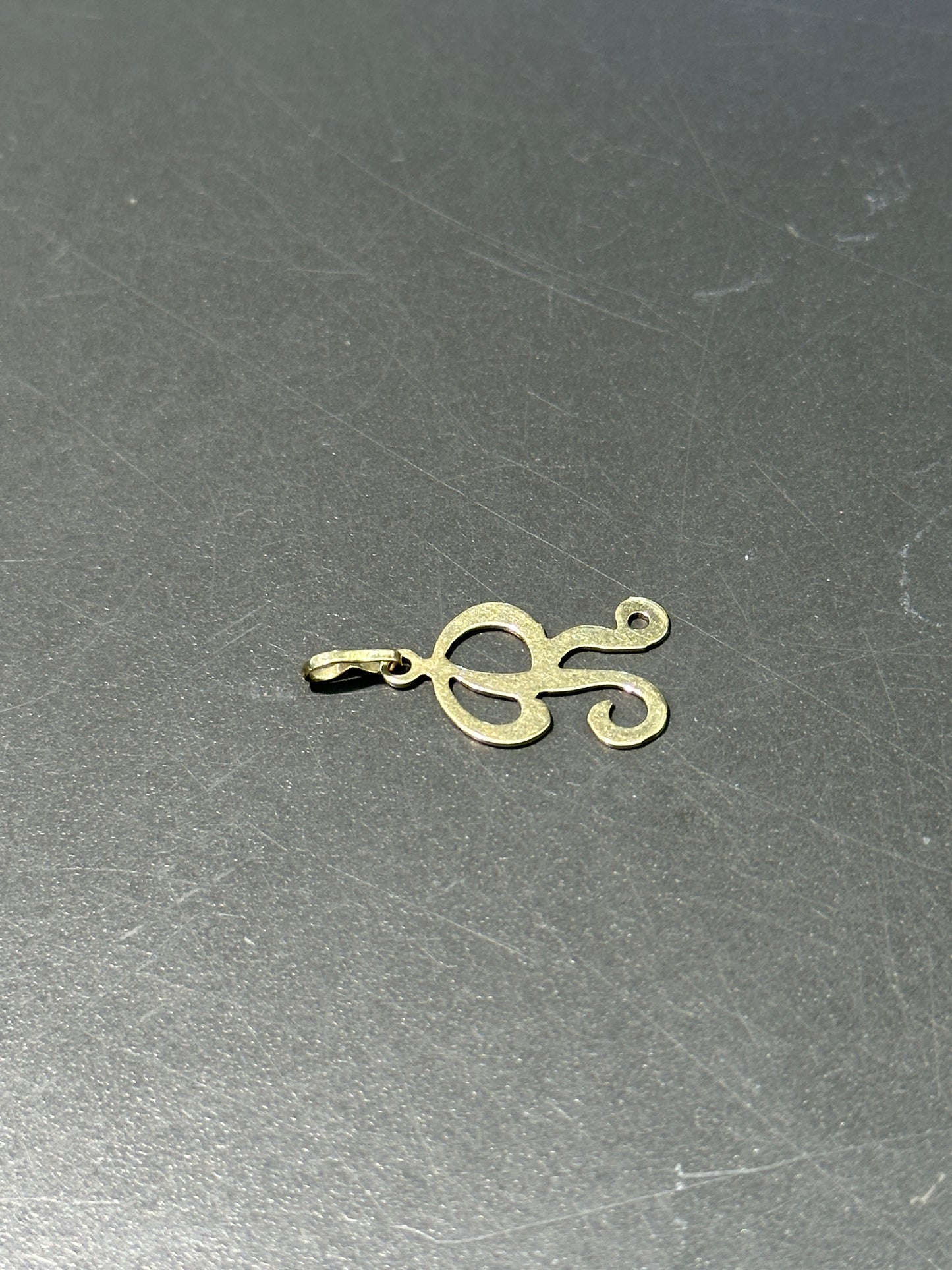 Vintage 14K Gold Letter R Charm