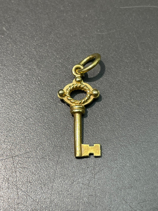 Vintage 14K Yellow Gold Solid Motif Key Charm