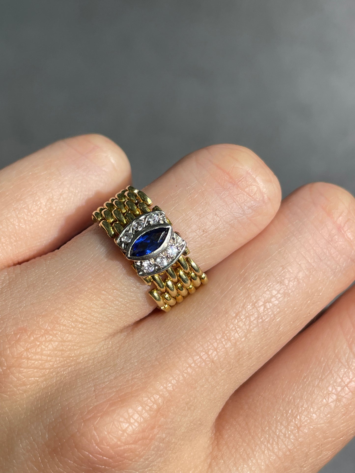 Vintage 18K Gold Sapphire Diamond Flexible Chain Ring