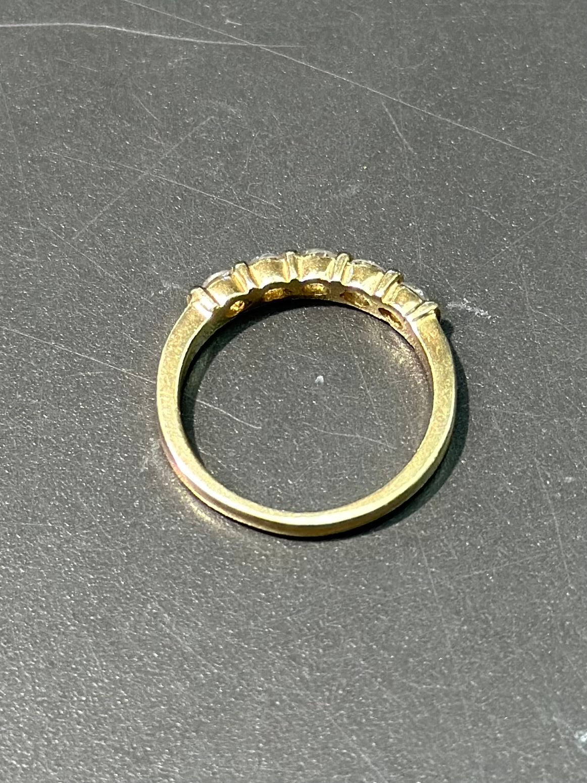 14K Gold Five Diamond Band Ring SZ 5