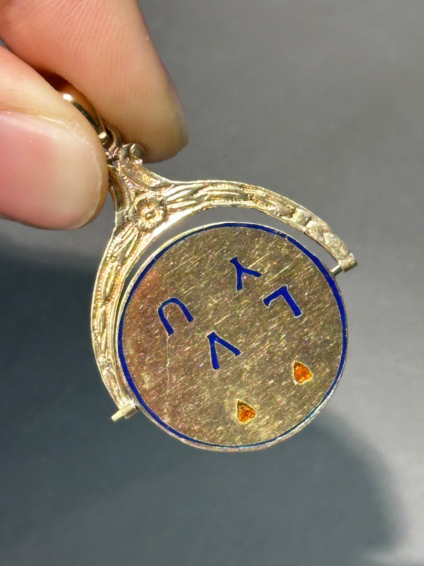 复古 14K 黄金大号“我爱你”珐琅旋转吊坠