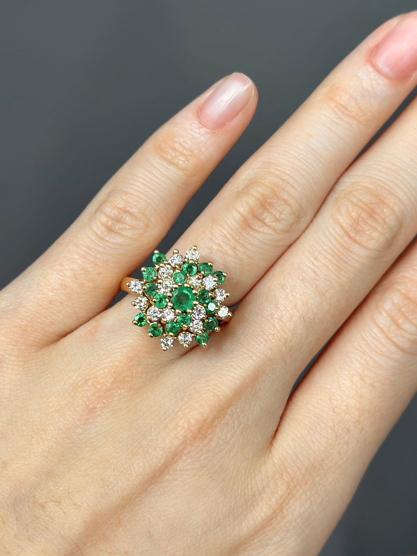 Vintage 14K Gold Emerald Diamond Cluster Ring SZ 6.5