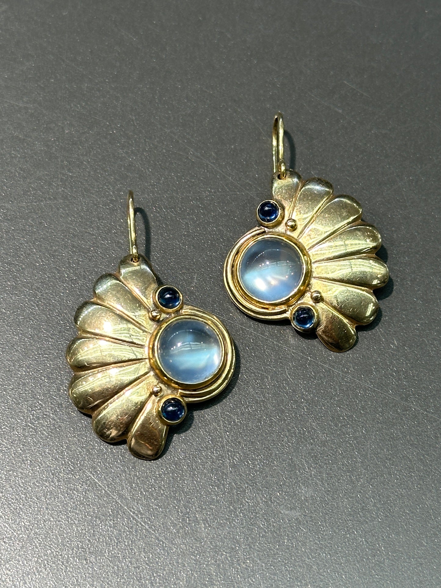 Retro 14K Gold Moonstone Sapphire Earring