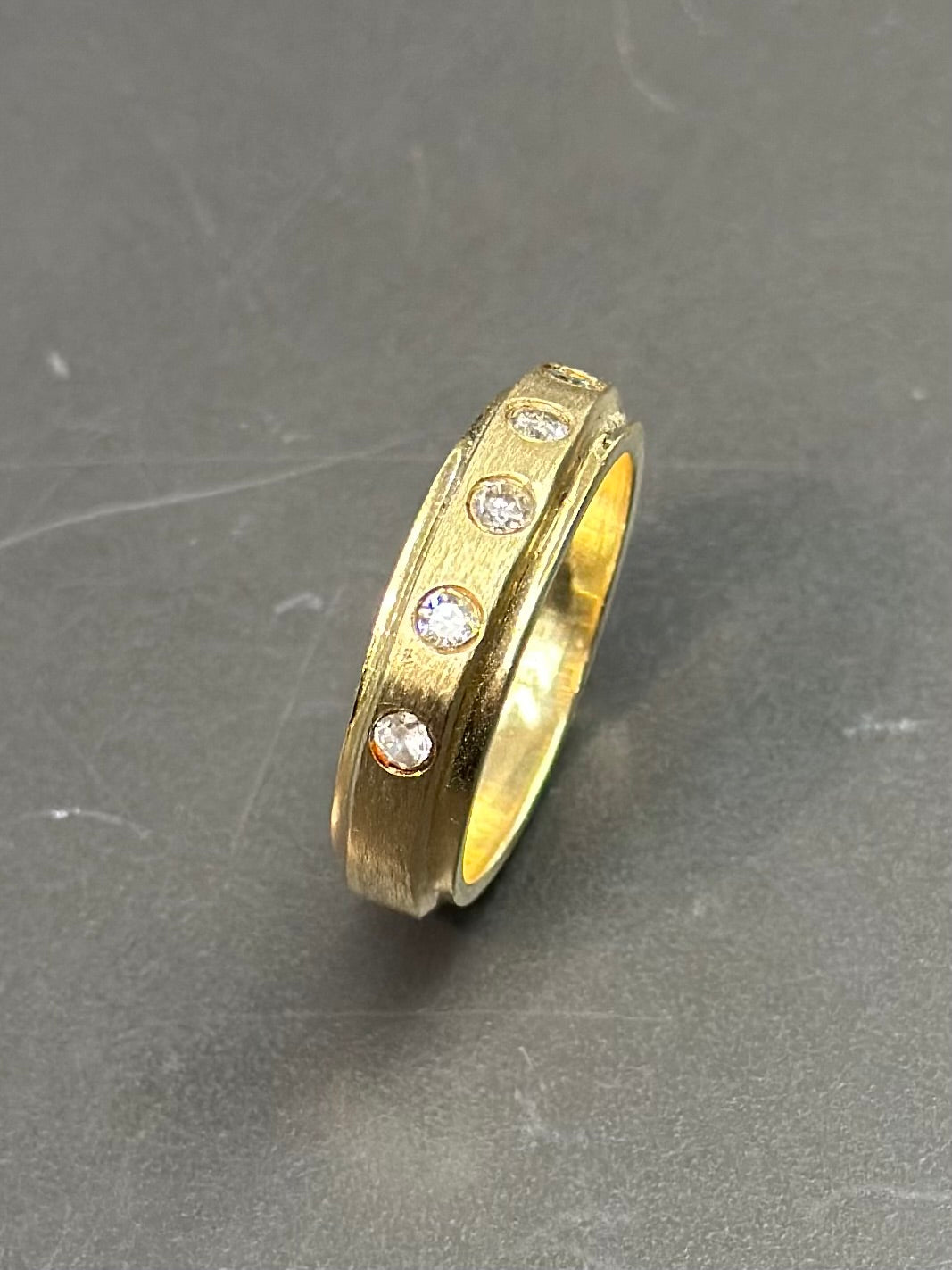 14K Gold Diamond Flush Set Ring SZ 6.5