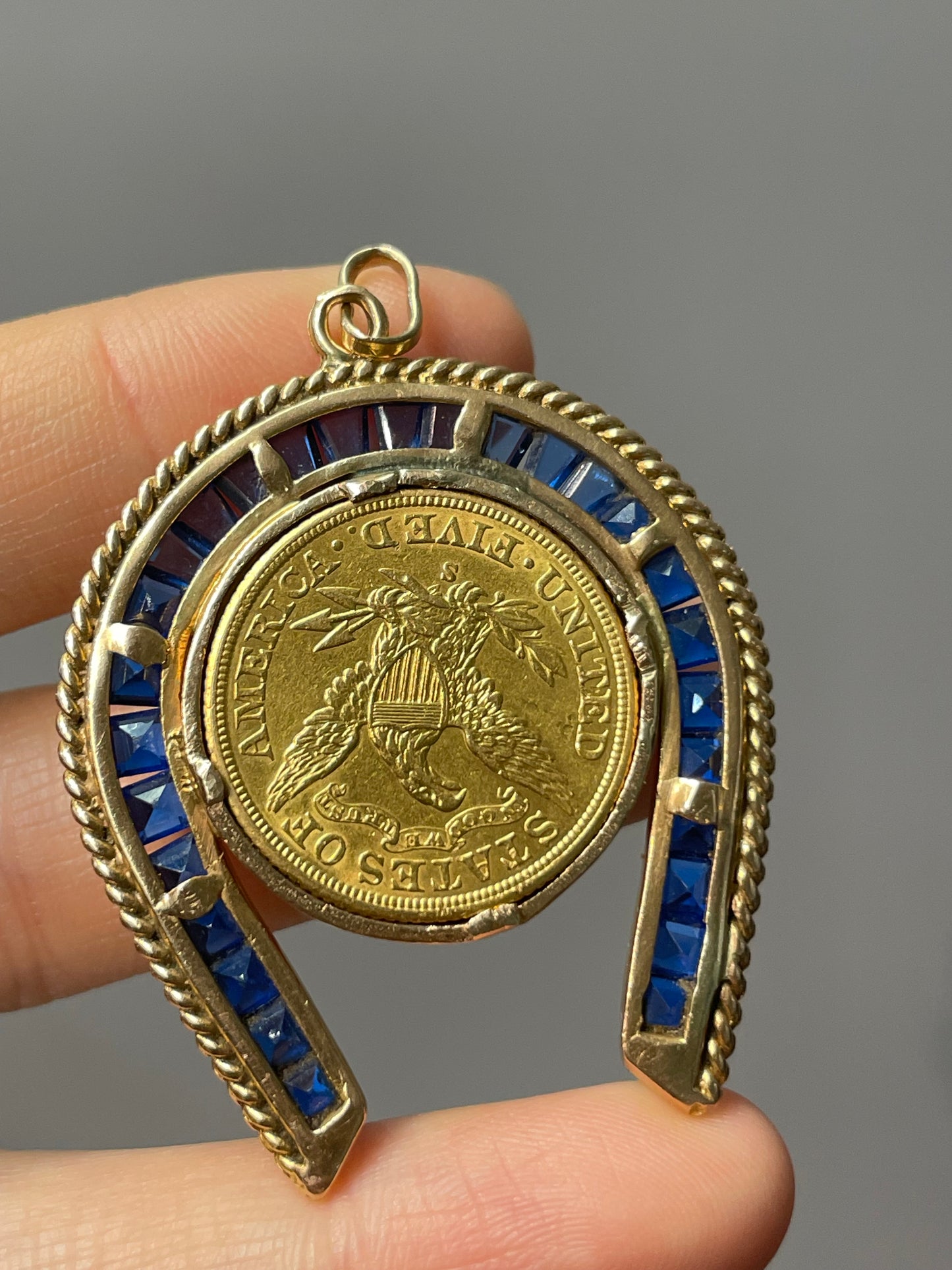 Vintage 18K Yellow Gold Sapphire Horse Shoe 1901 Liberty Coin Pendant