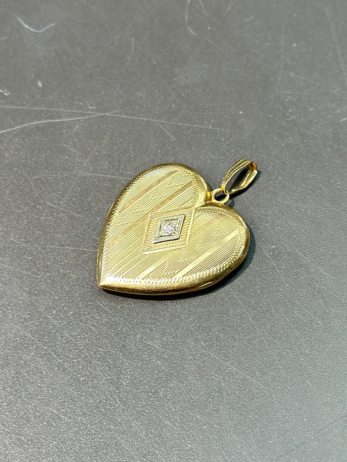 Médaillon coeur diamant vintage en or 14 carats