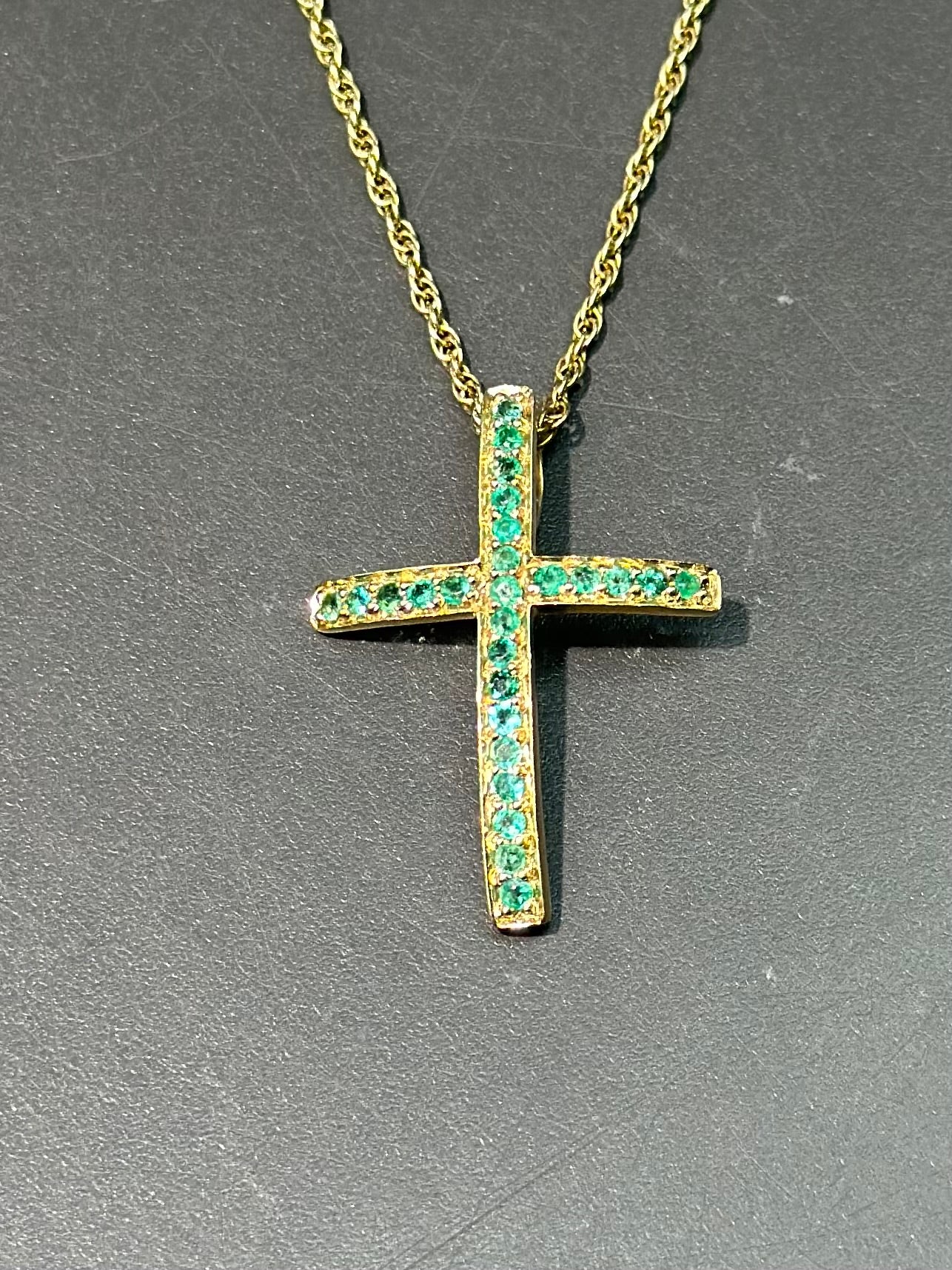 Vintage 14K Gold Emerald Cross