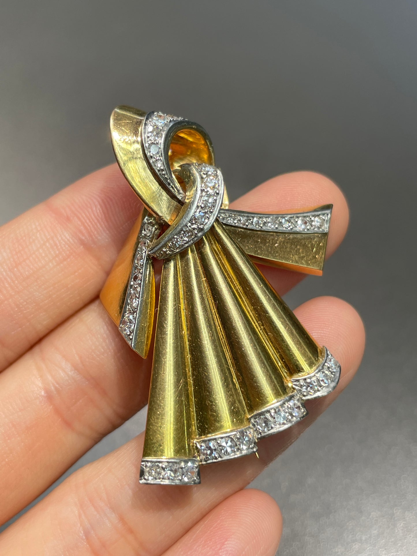 Retro French 18K Gold Diamond Brooch