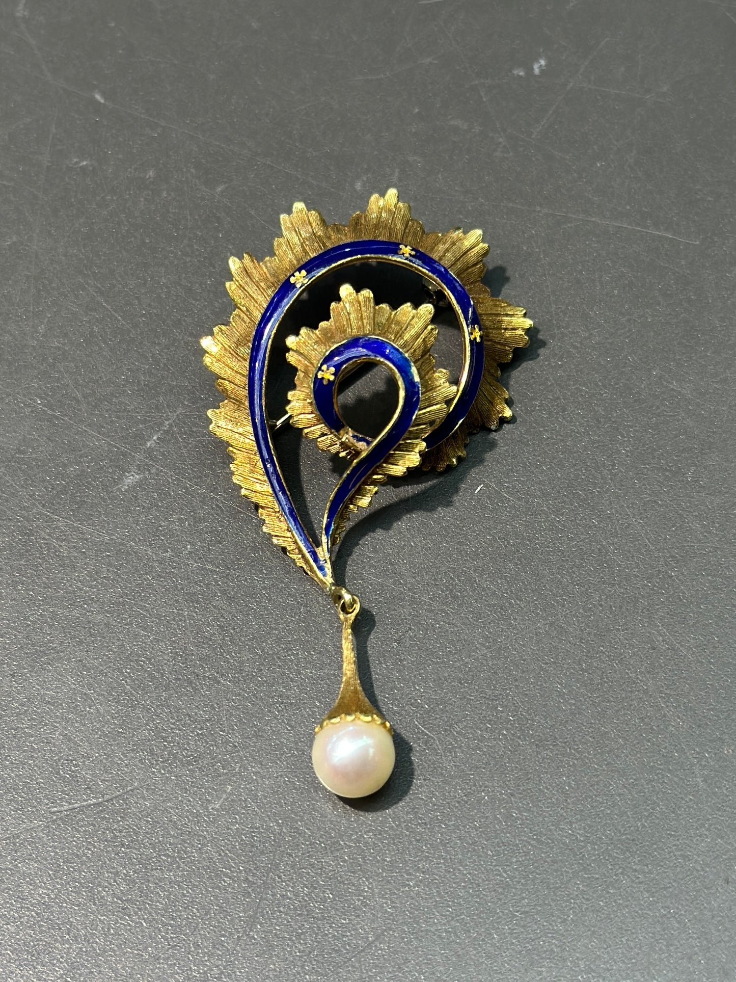 Vintage 18K Gold Enamel Swirl Pearl Brooch