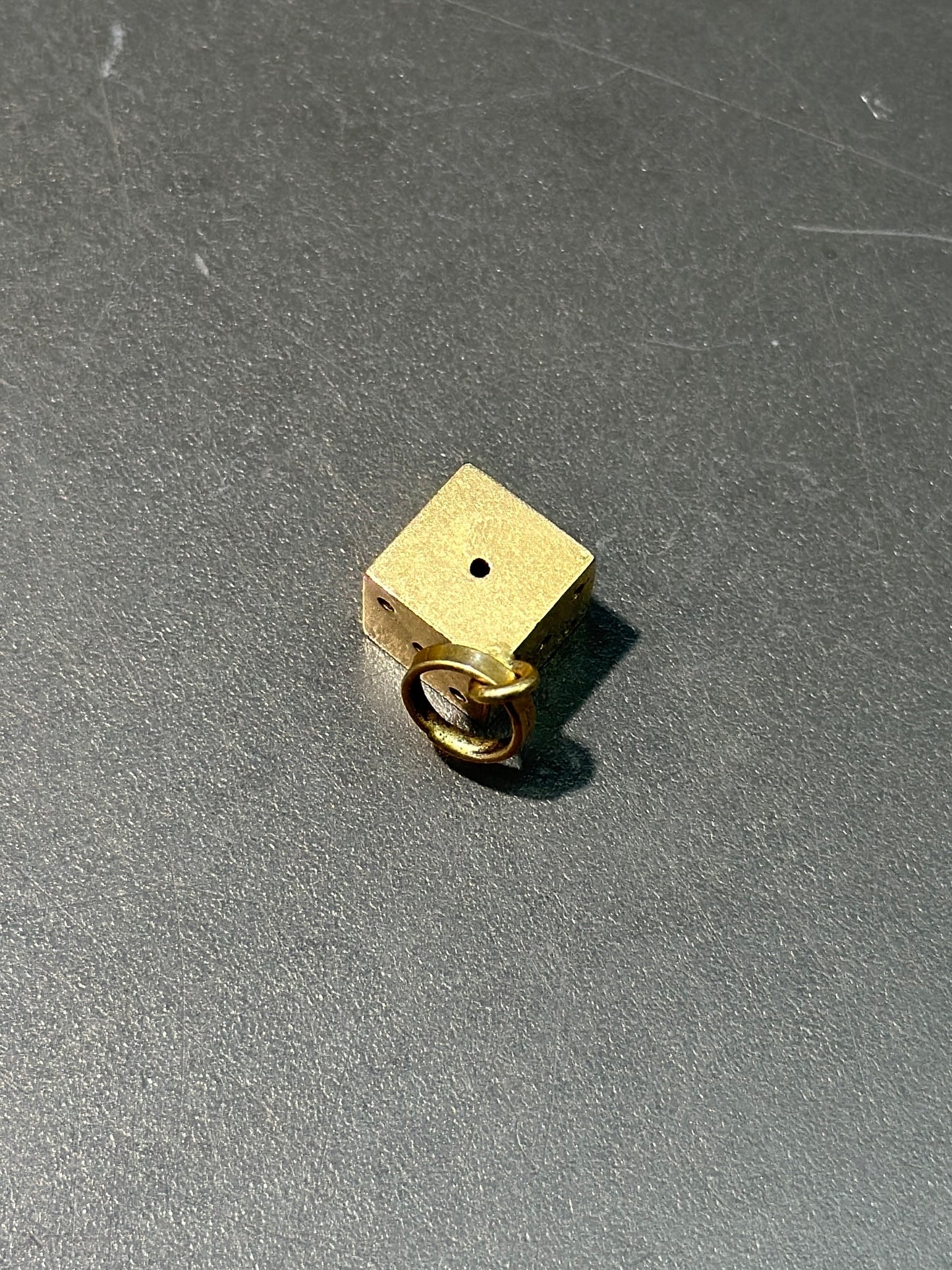 复古 18K 金骰子吊饰