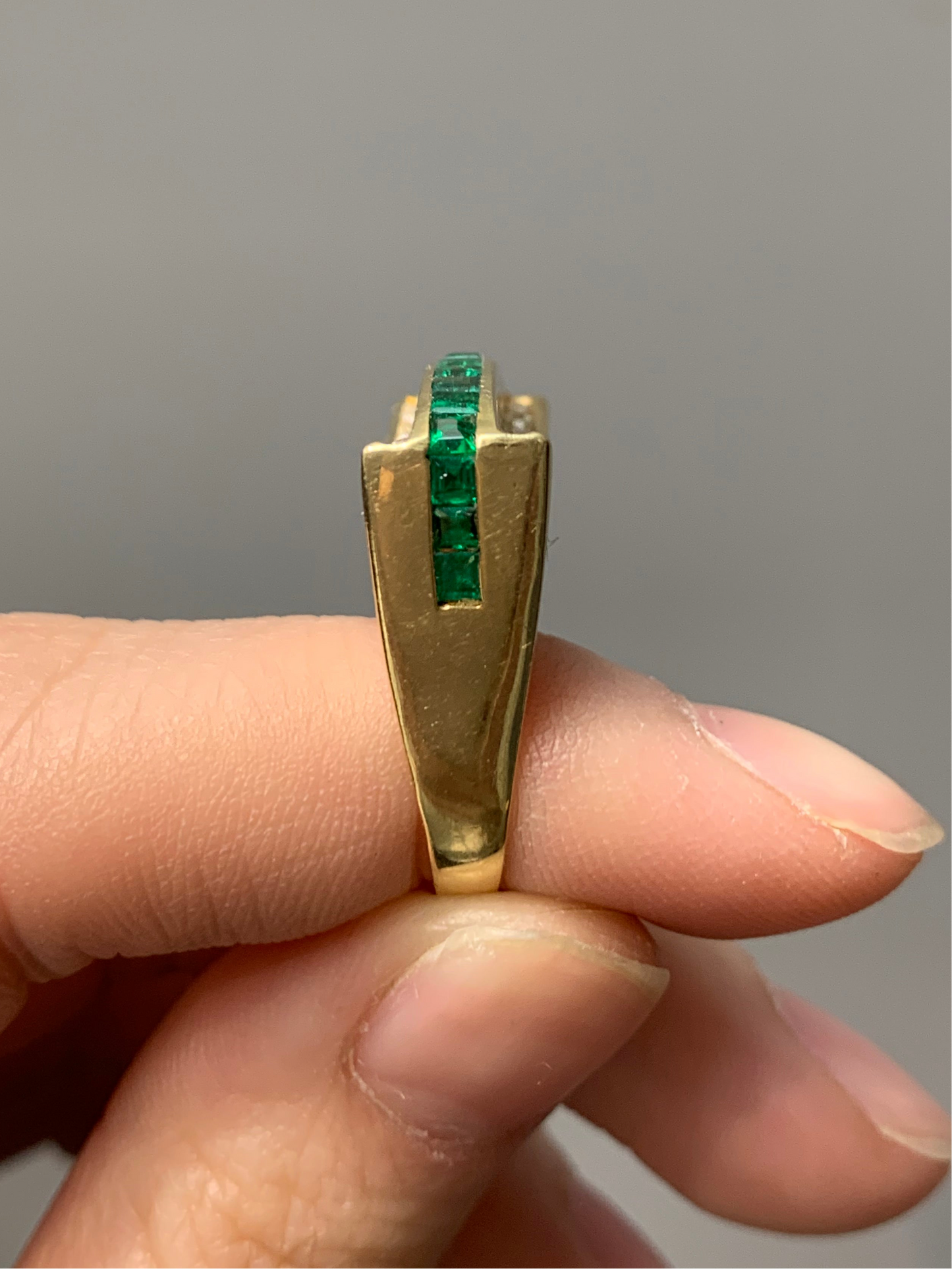 Vintage 18K Gold Emerald and Diamond Structural Ring SZ 6