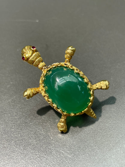 Vintage 18K Gold Nephrite Ruby Turtle Brooch