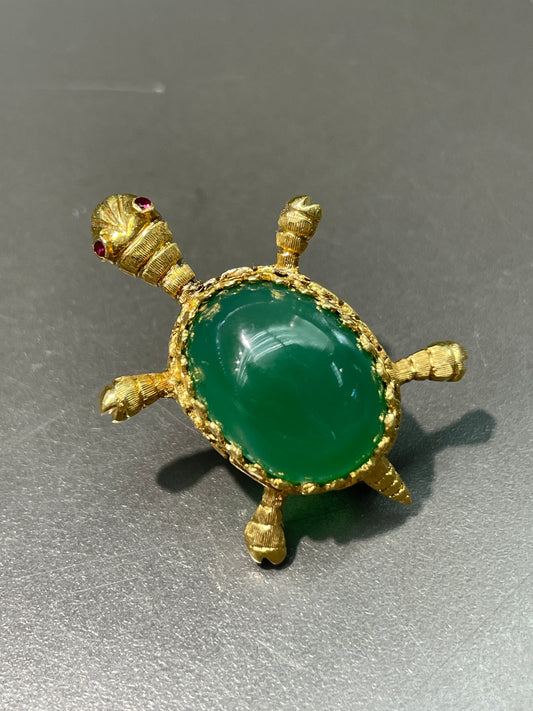 Vintage 18K Gold Nephrite Ruby Turtle Brooch