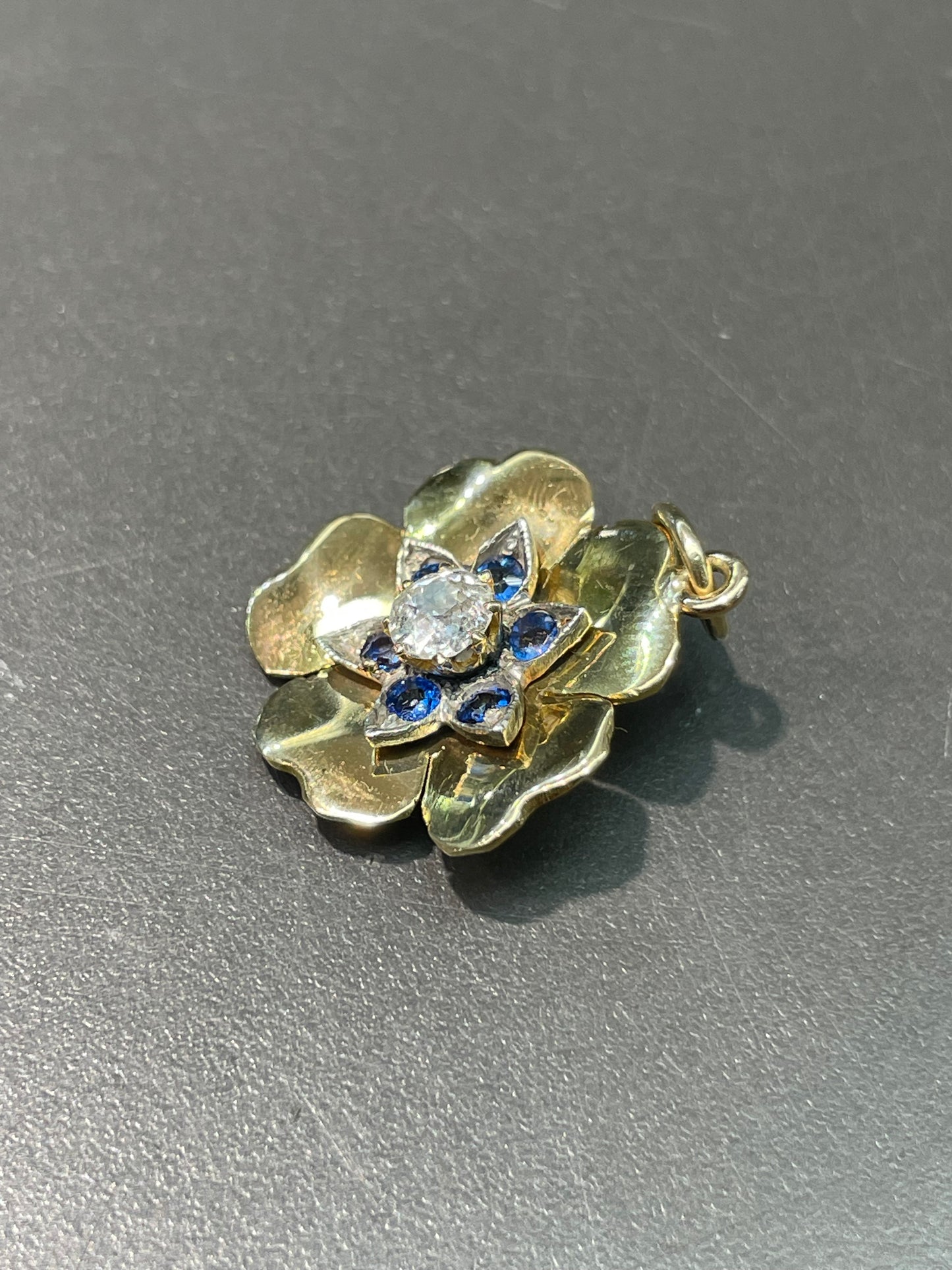 Vintage 18K Yellow Gold 0.45 CTW Diamond Sapphire Flower Charm Pendant
